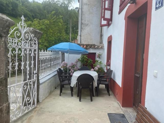 El Requexu De Rales Villa Rales  Eksteriør bilde
