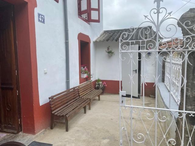 El Requexu De Rales Villa Rales  Eksteriør bilde